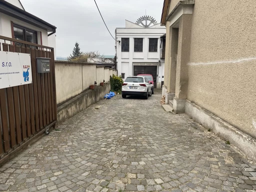 Rousínov, Rousínovec